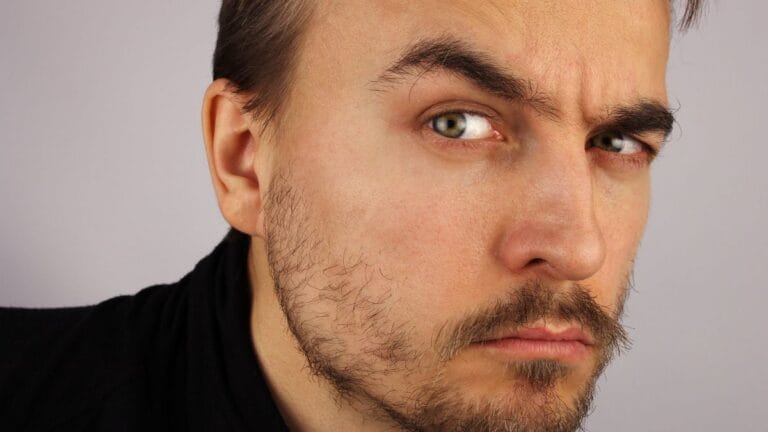 CO NAPRAWDĘ MYŚLIMY O FUNDACJACH (I ILE W TYM JEST PRAWDY)